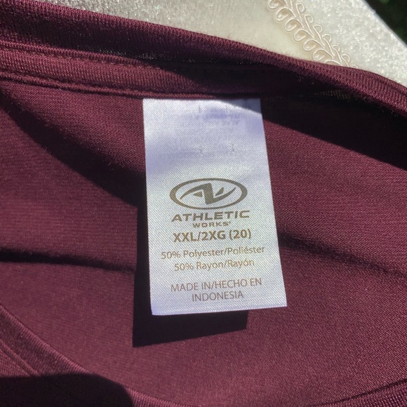 Athletic Burgundy Sleeveless Top XXL - Picture 5 of 5
